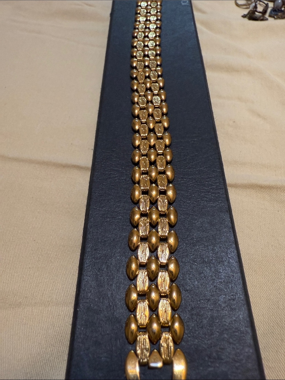 Gold-Tone Wide Link Bracelet - Women Accessories 18kgf